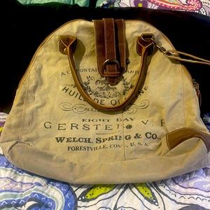 ——> 18” width.      |  15” height.  Gorgeous bag pack only used once. Lotta spac